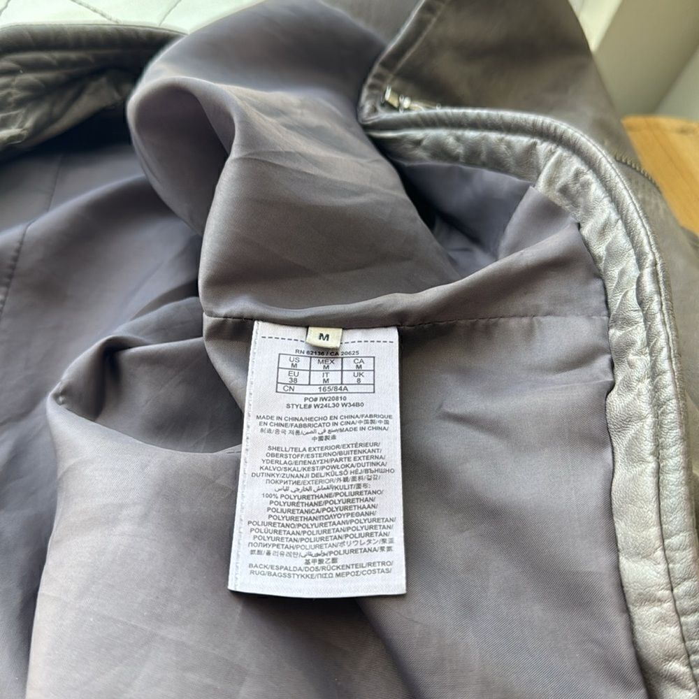 Guess Leather Jacket. - Picture 10 of 11